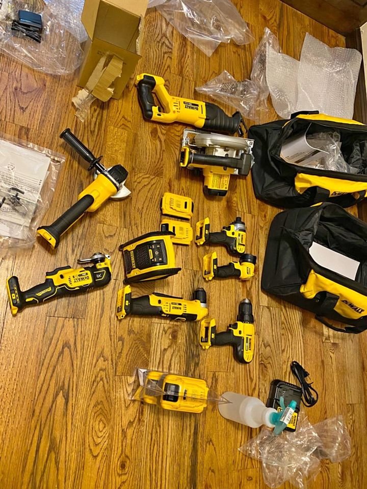 DEWALT 20V MAX Power Tool Combo Kit, 6-Tool Cordless Power Tool Set with 2 Batteries and Charger (DCK694P2)