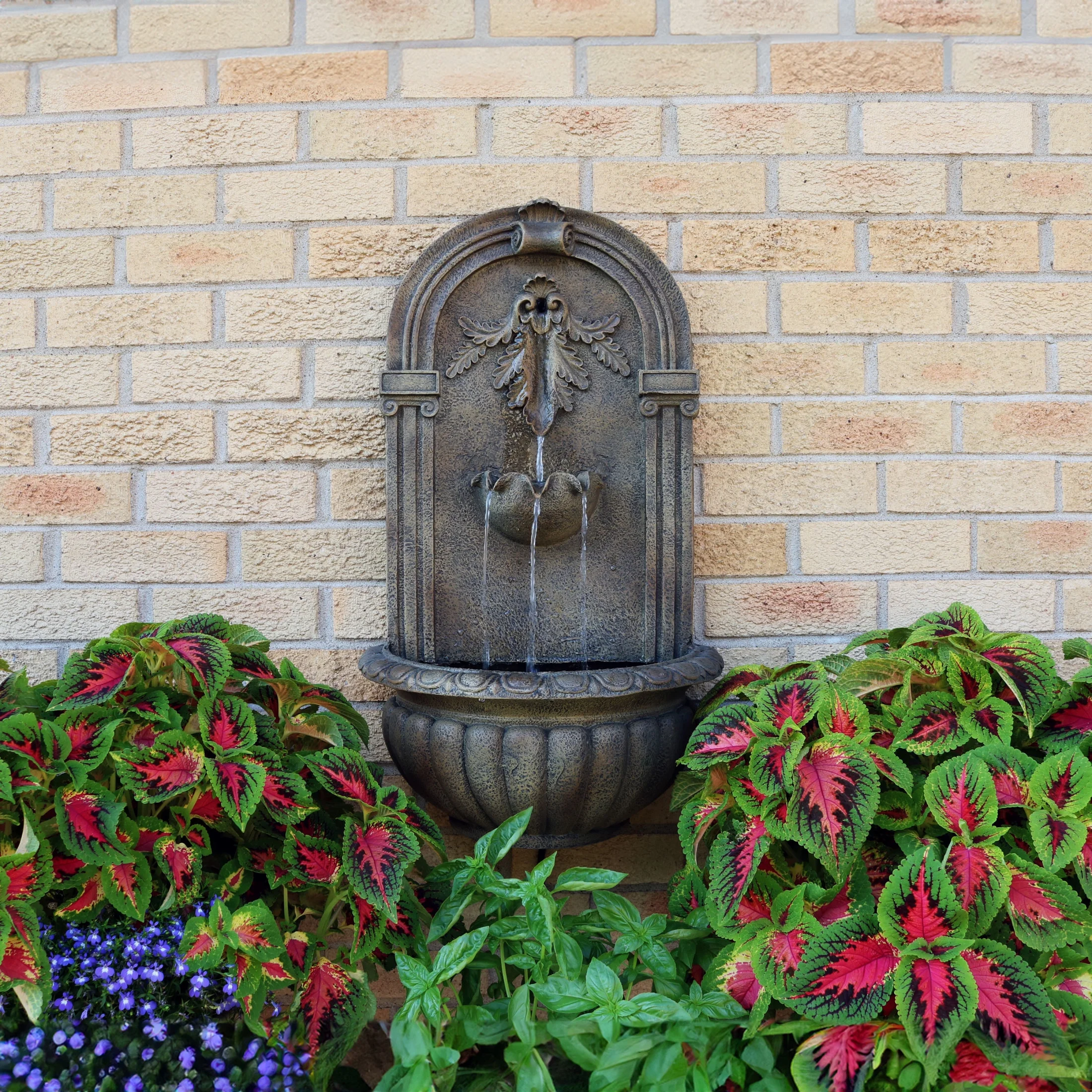 Sunnydaze Florence Polystone Outdoor Wall Fountain, Florentine Finish'