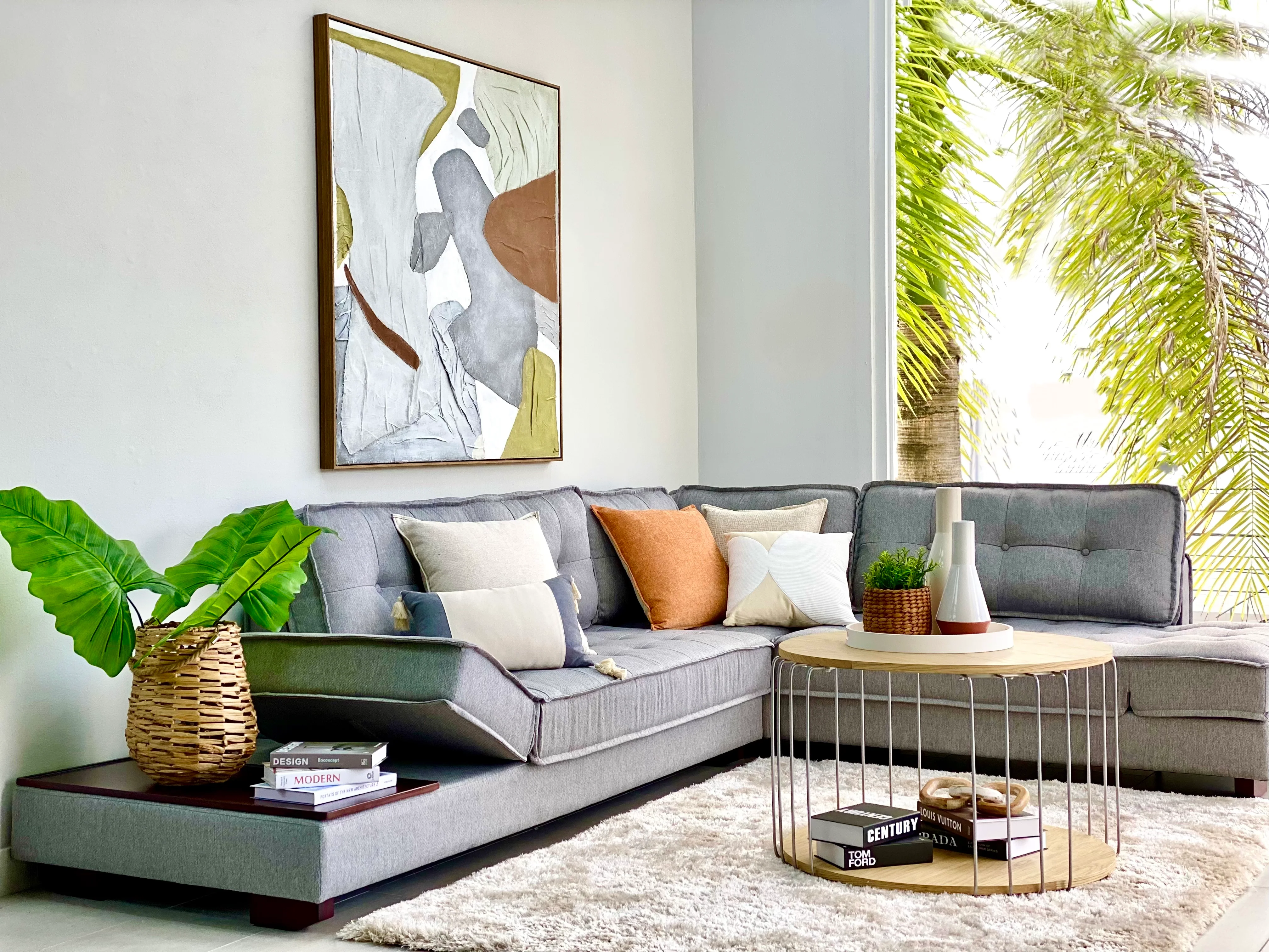 Ecksofa in leuchtendem Grau