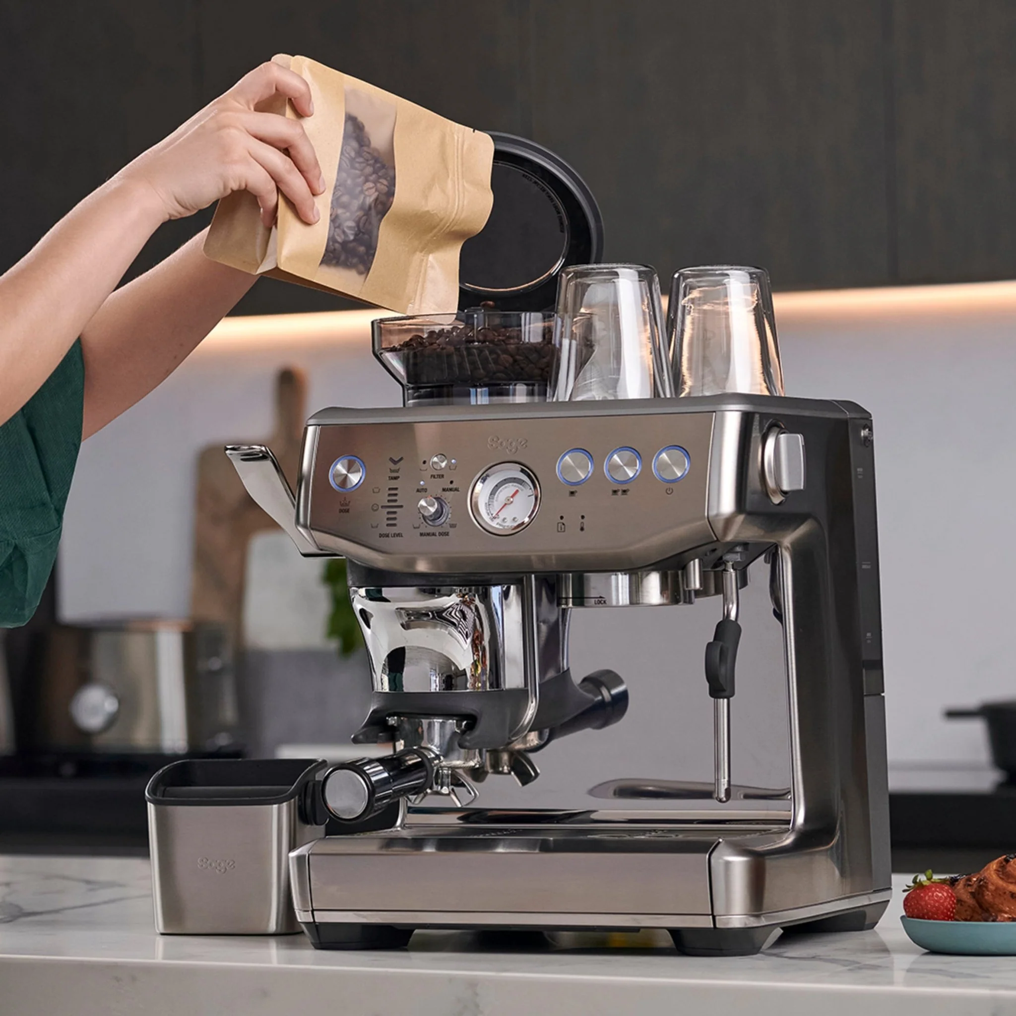 Barista Express™ Impress fra Sage i rustfrit stål | SES876BSS4GUK1
