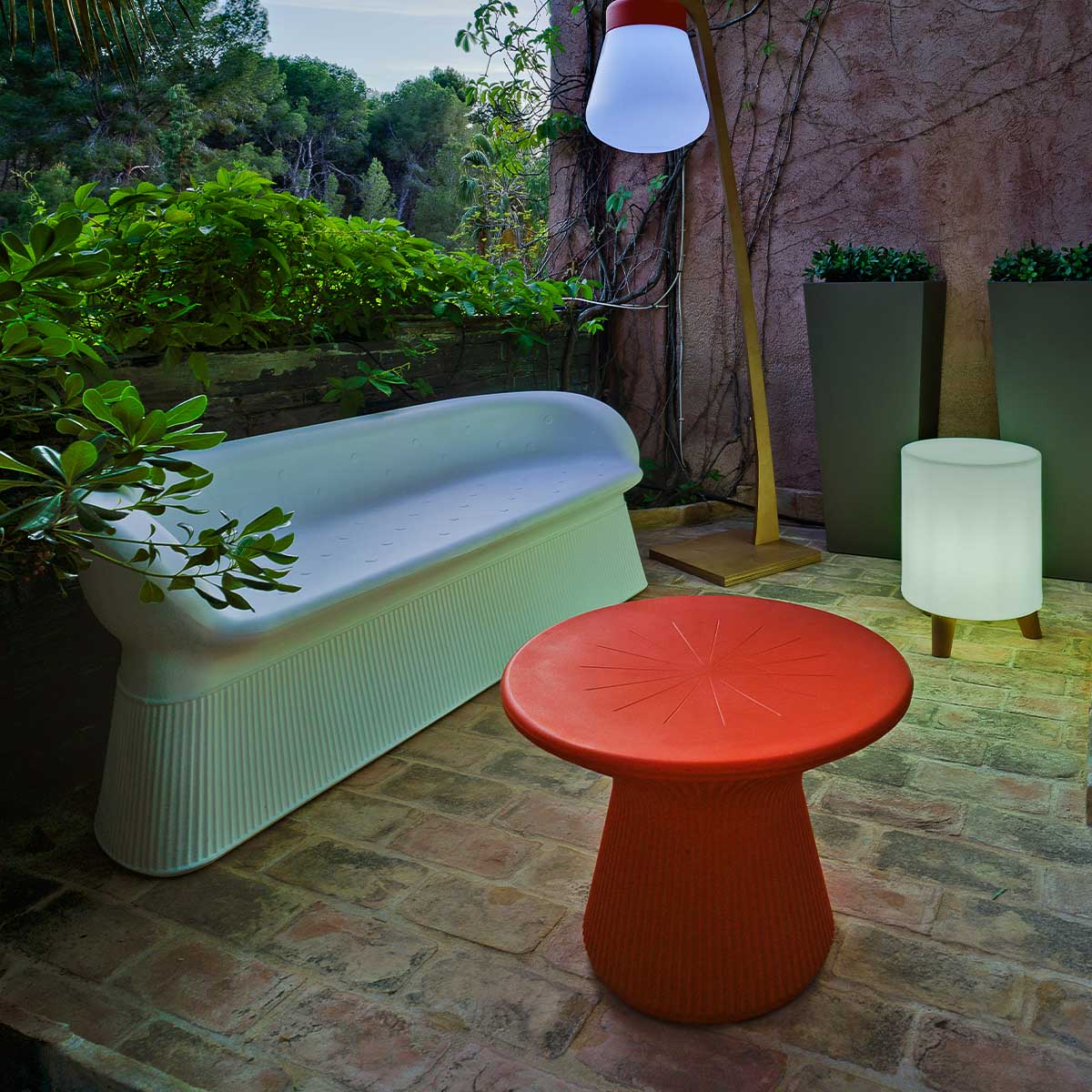 Menorca Bank für den Außenbereich