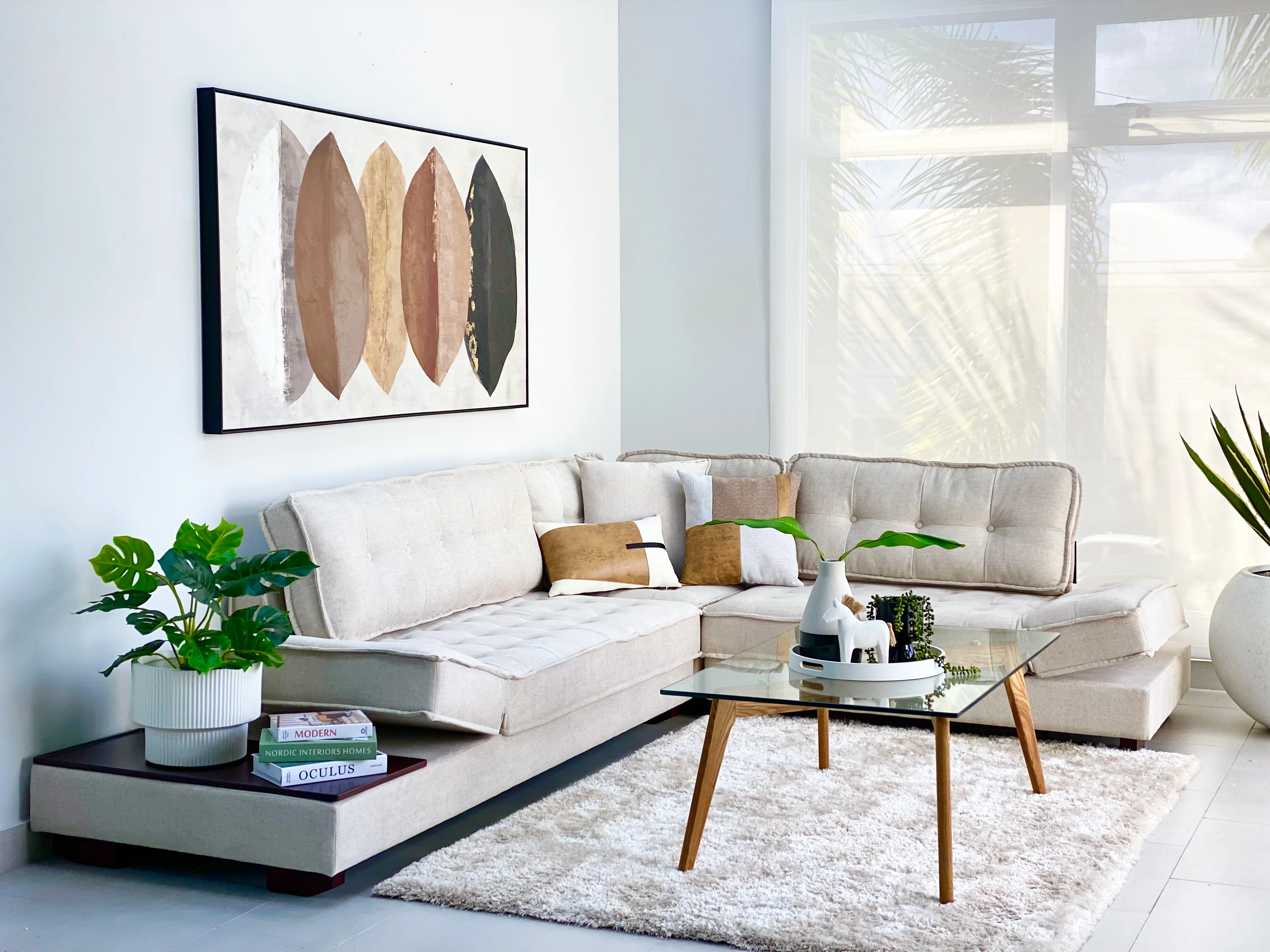 Ecksofa in leuchtendem Elfenbein