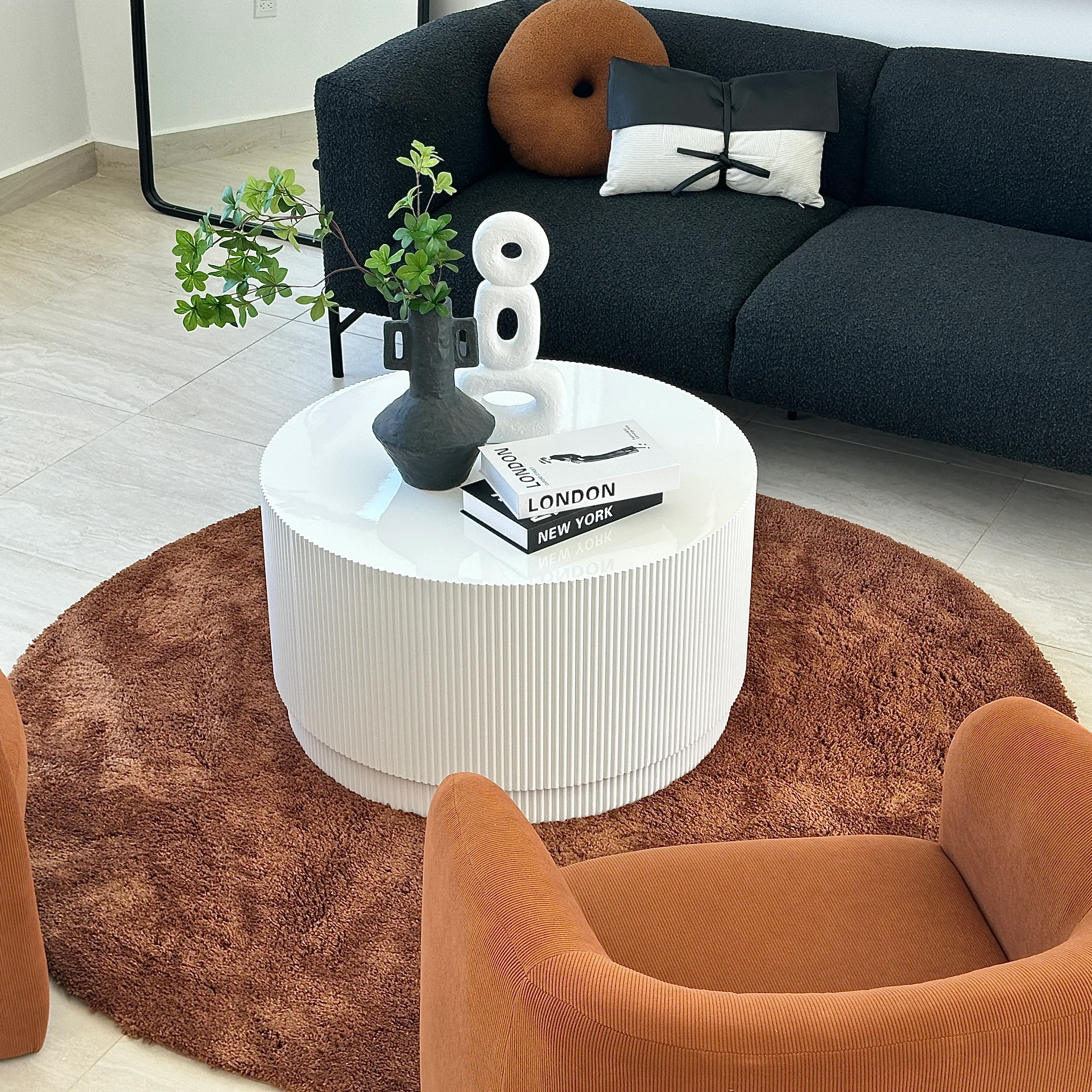 Sofa aus schwarzem Bouclé-Stoff