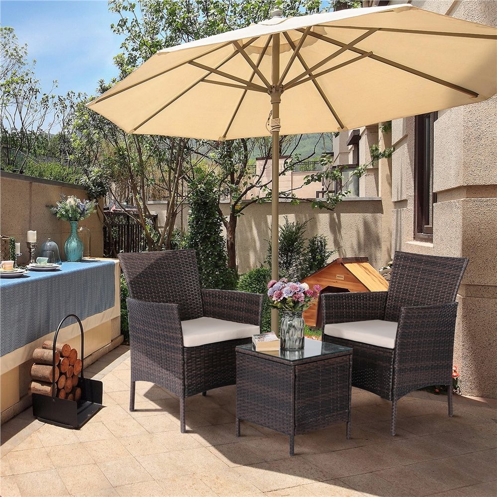 Braunes Gartenmöbelset mit Tisch und Stühlen für Balkon oder Garten