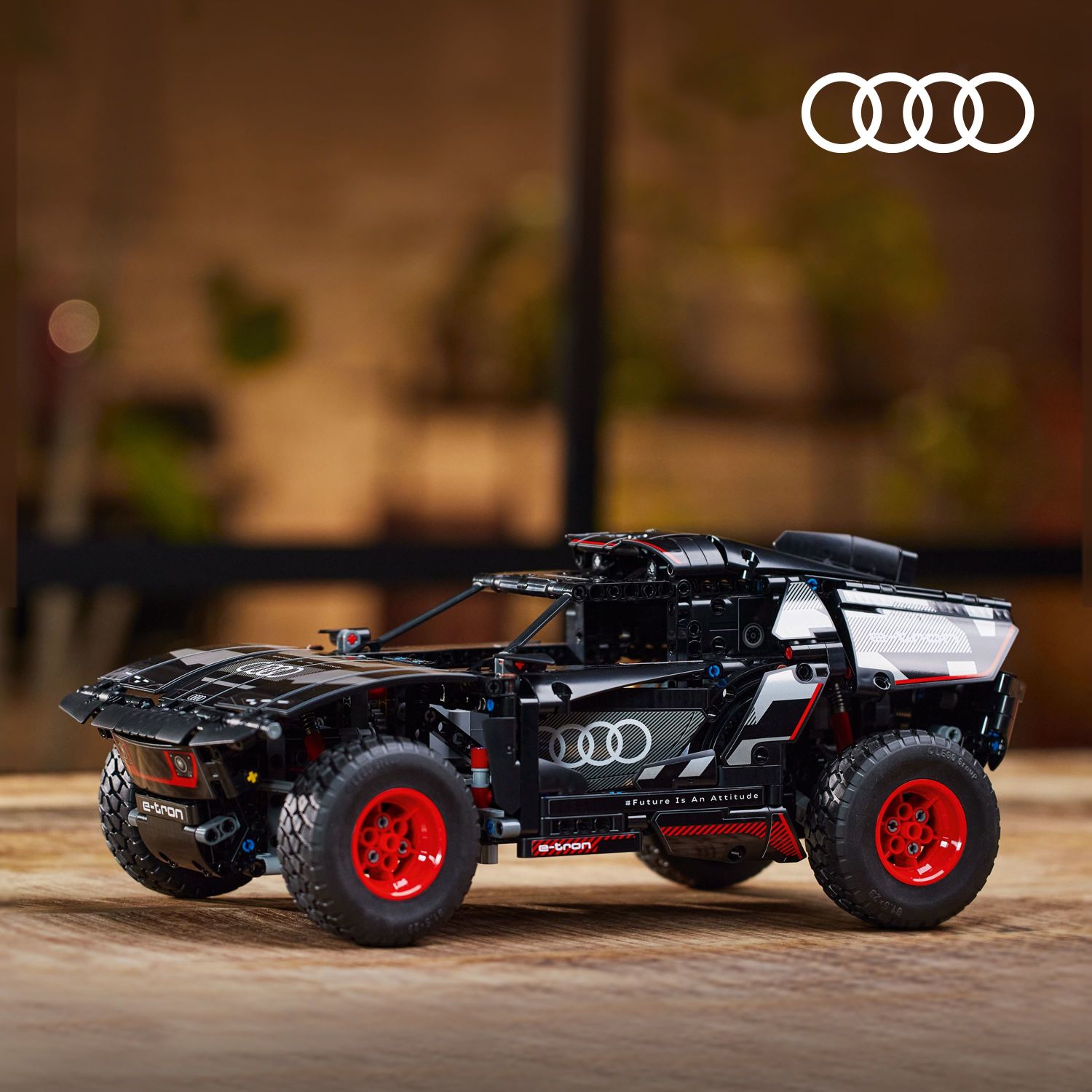 LEGO Technic Audi RS Q e-tron 42160