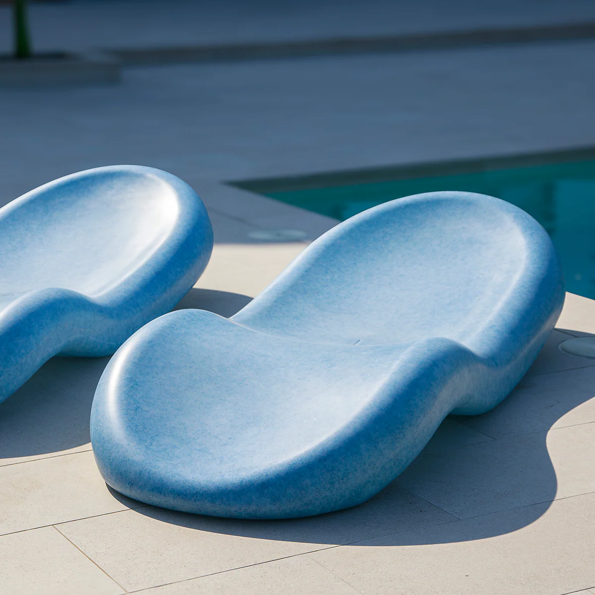 CIRCOOLar Flache Sonnenliege aus recyceltem Material