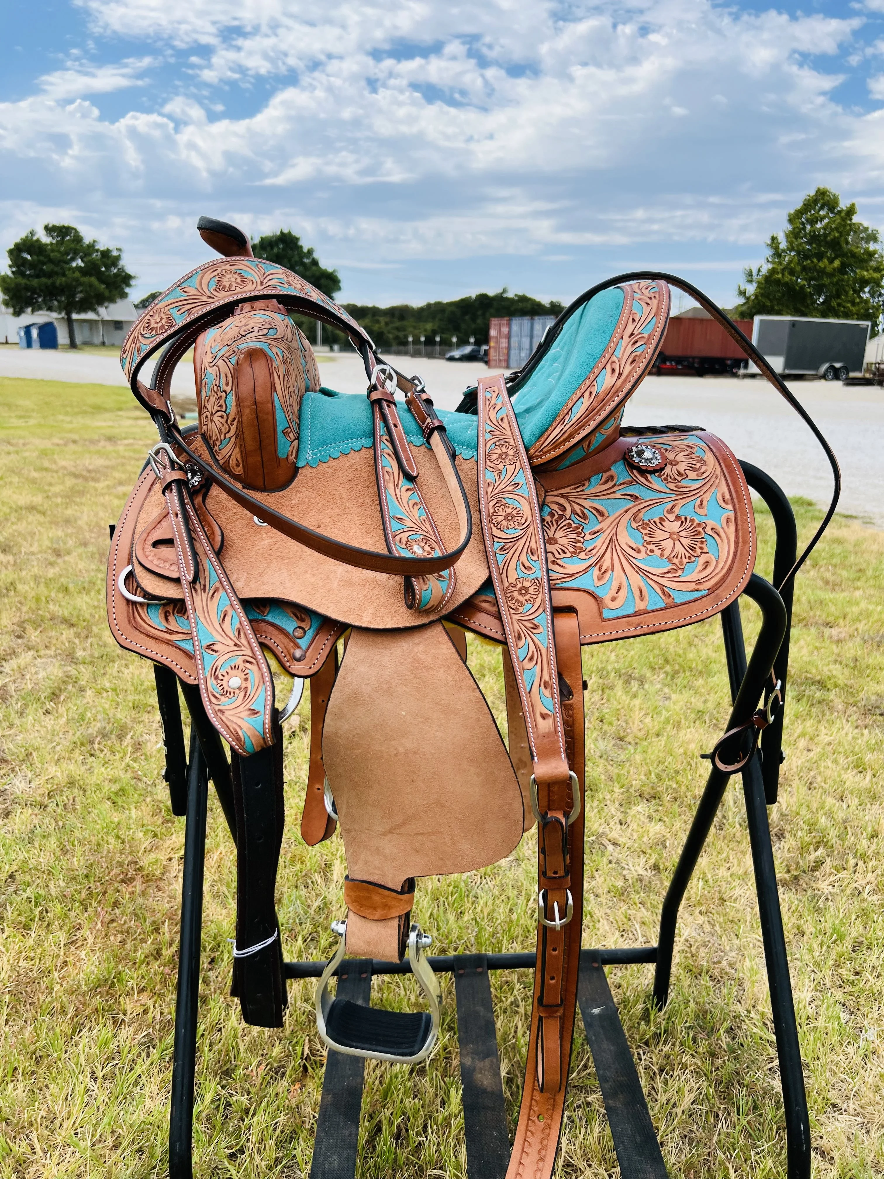 Resistance Adult Western Horse Barrel Saddle for Horse Riding | Floral Tooled with Silver Conchos | Genuine Leather 14" 15" 16" with Free Tack Set
