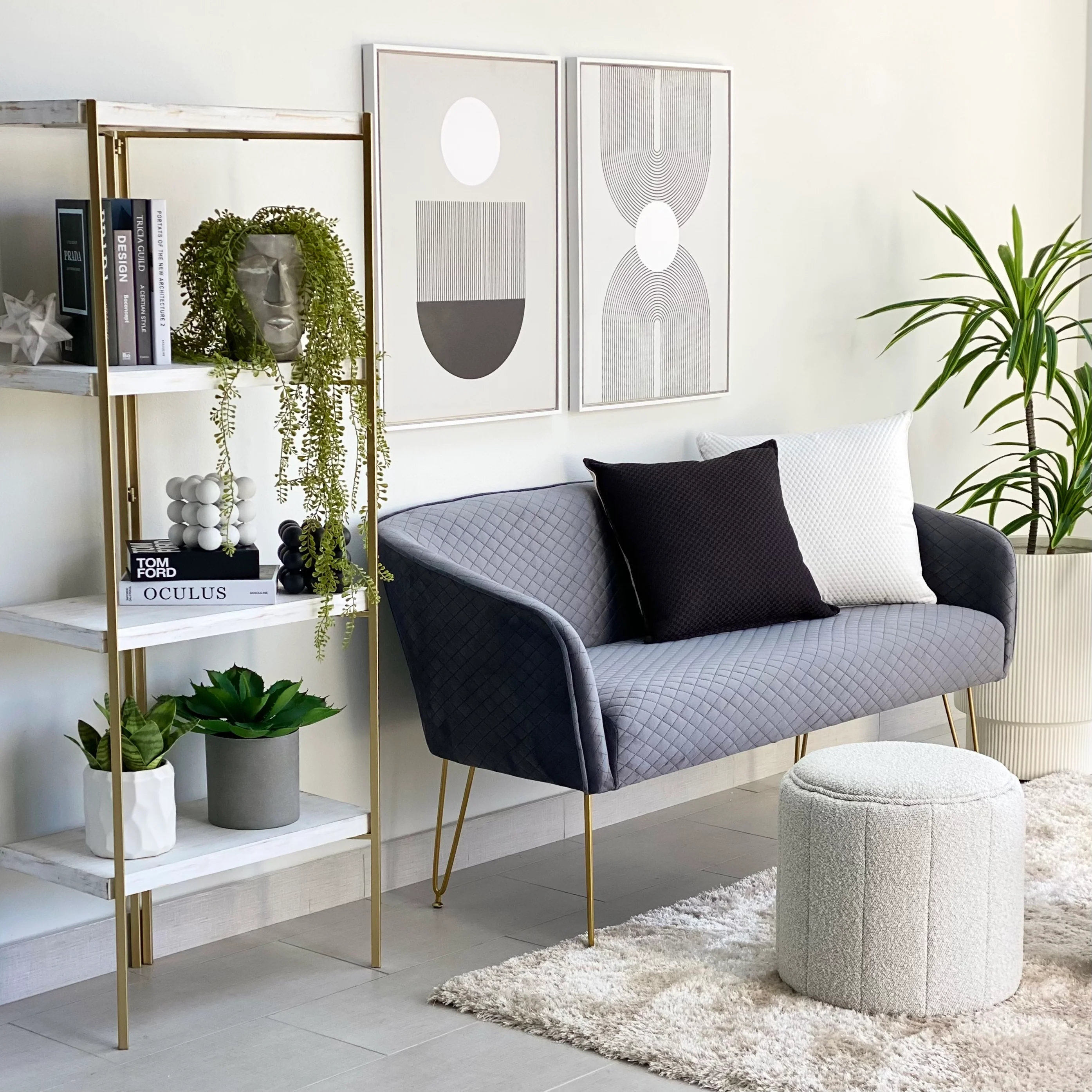 Knight Grå fløjls-loveseat