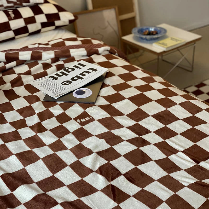 Dobbeltsidet skaktæppe i mælkefløjl