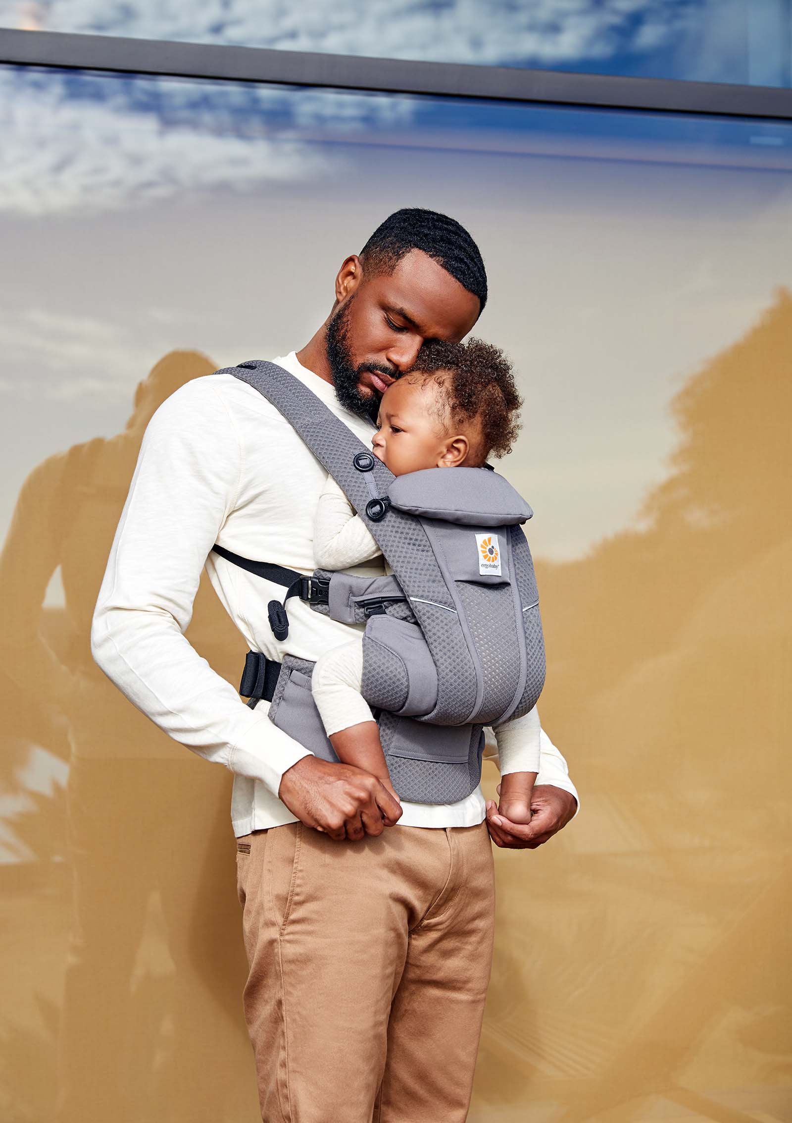 2025 Omni Breeze Babybæresele - Grafitgrå