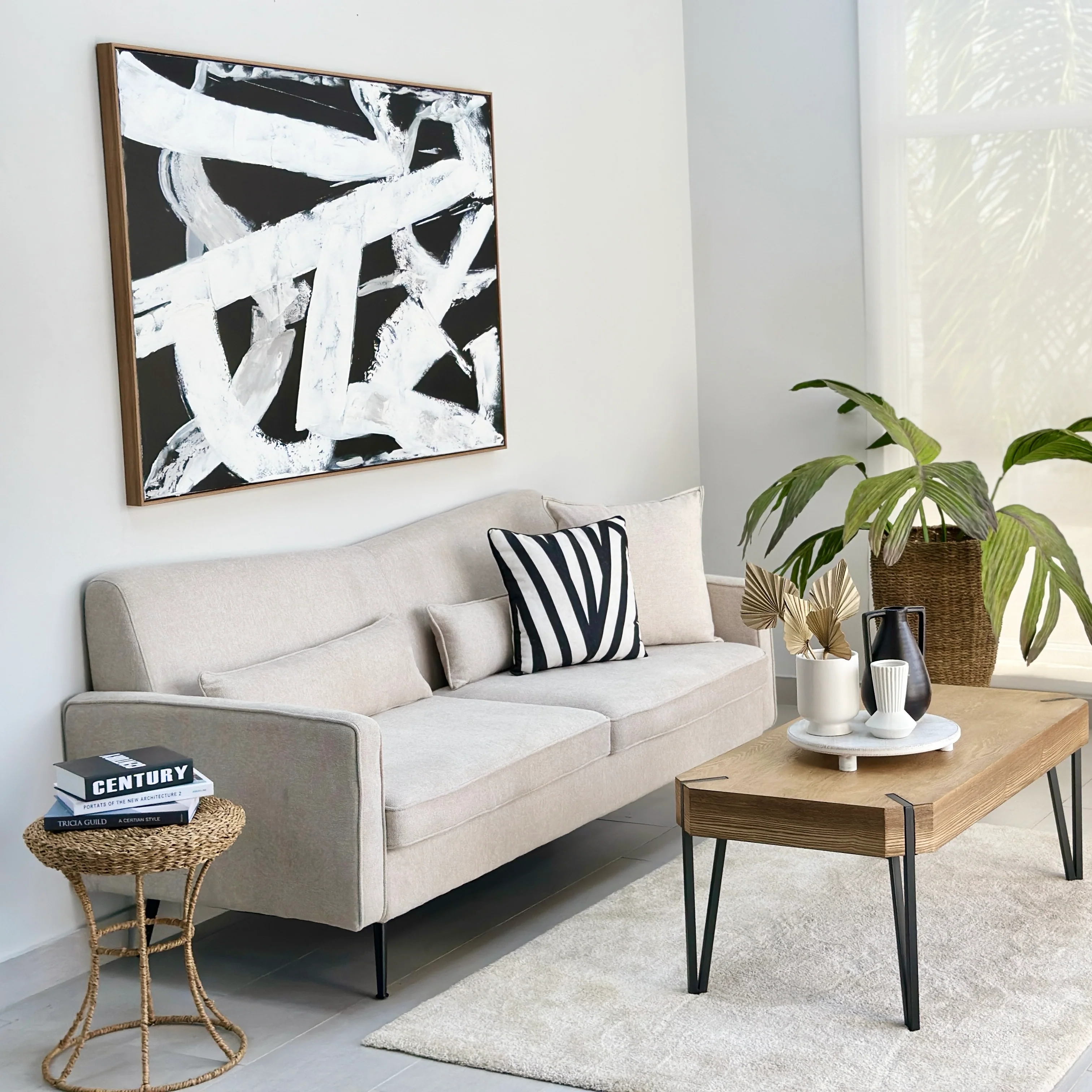 V-förmiges Sofa aus elfenbeinfarbenem Stoff