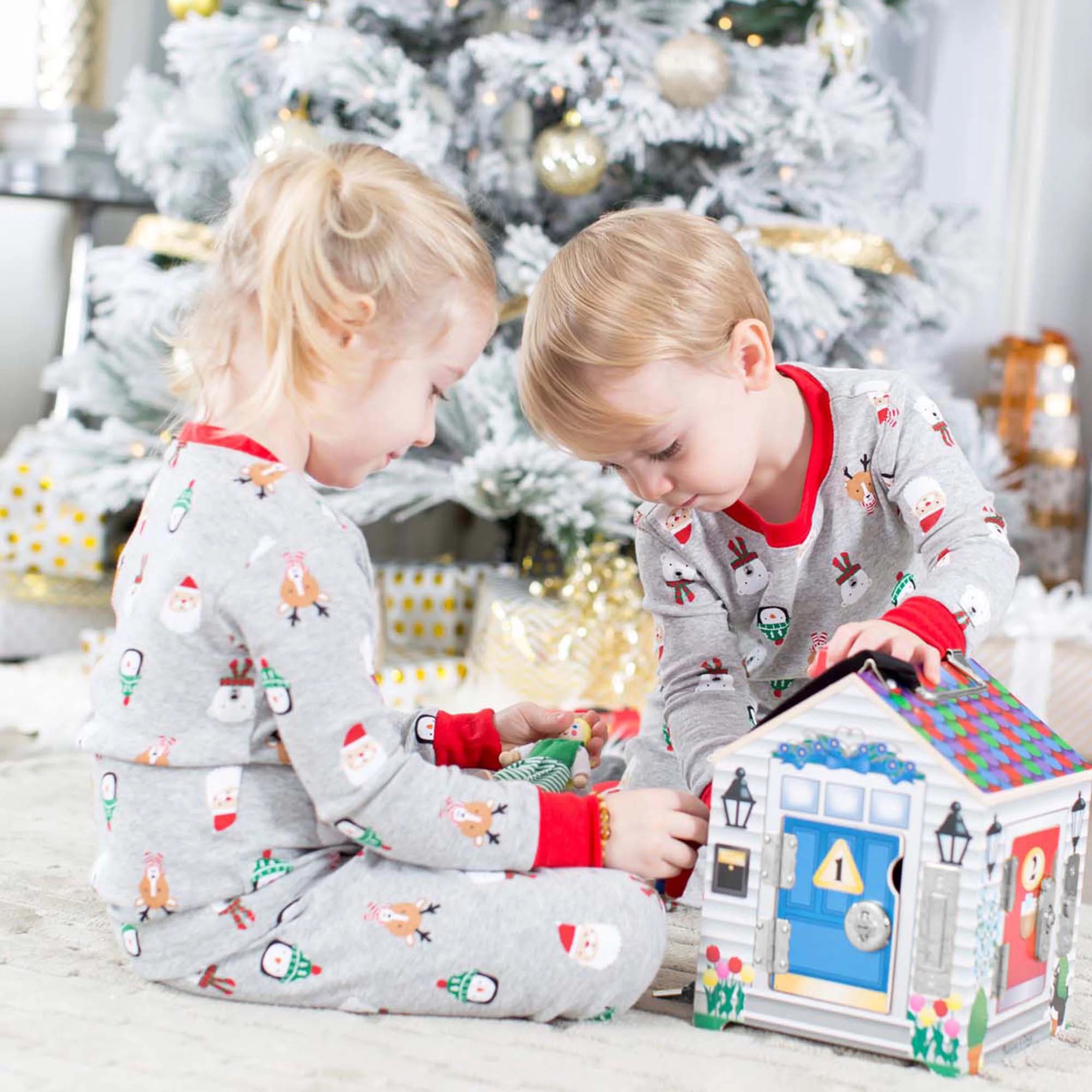 Maison de poupées en bois Melissa & Doug avec sonnette nomade – Sonneries, clés, 4 poupées en bois articulées