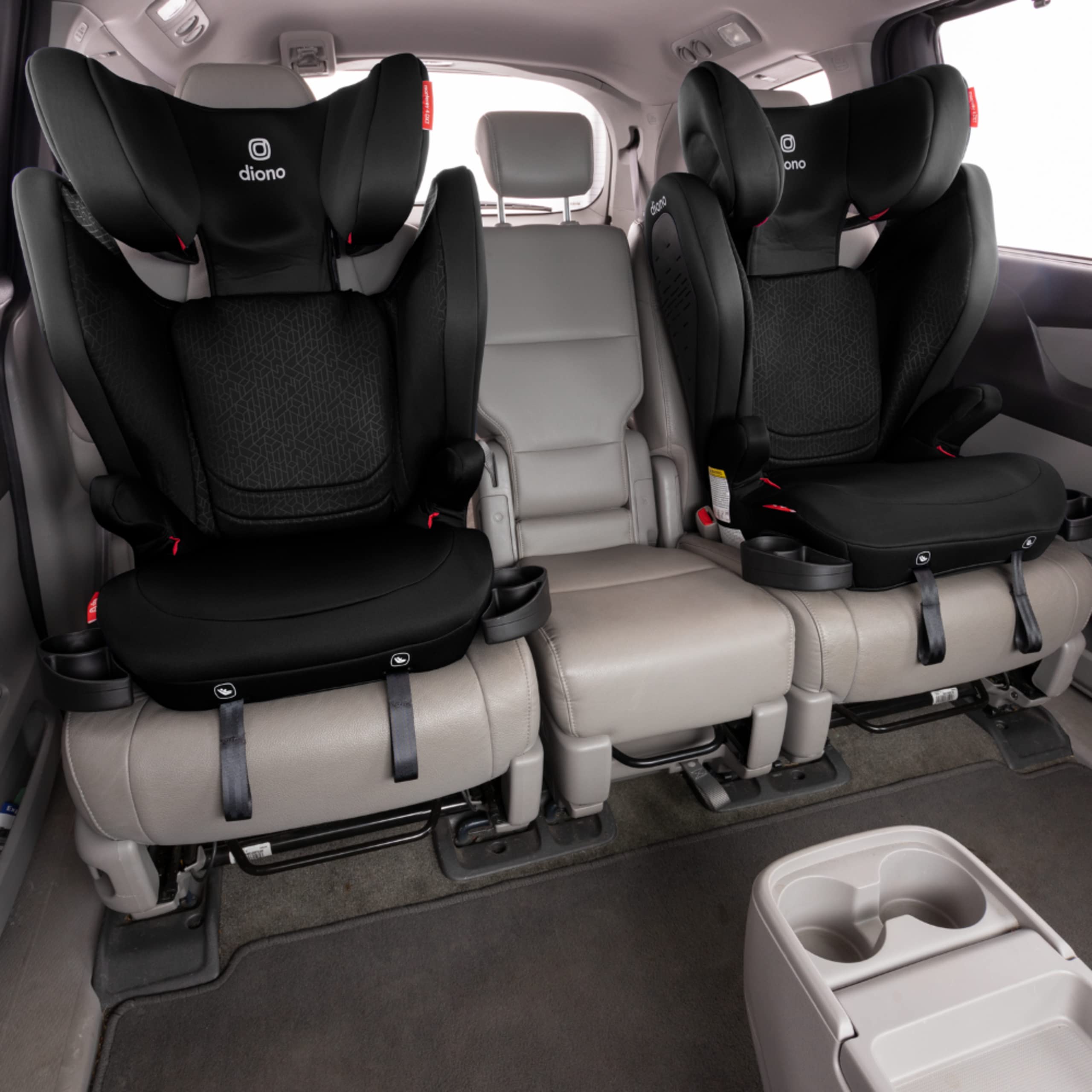 Diono Monterey 4DXT LATCH, Baujahr 2025. 2-in-1-Kindersitz mit hoher Rückenlehne. Höhen- und breitenverstellbar. Erweiterter Seitenaufprallschutz. Ab 8 Jahren. Schwarz.