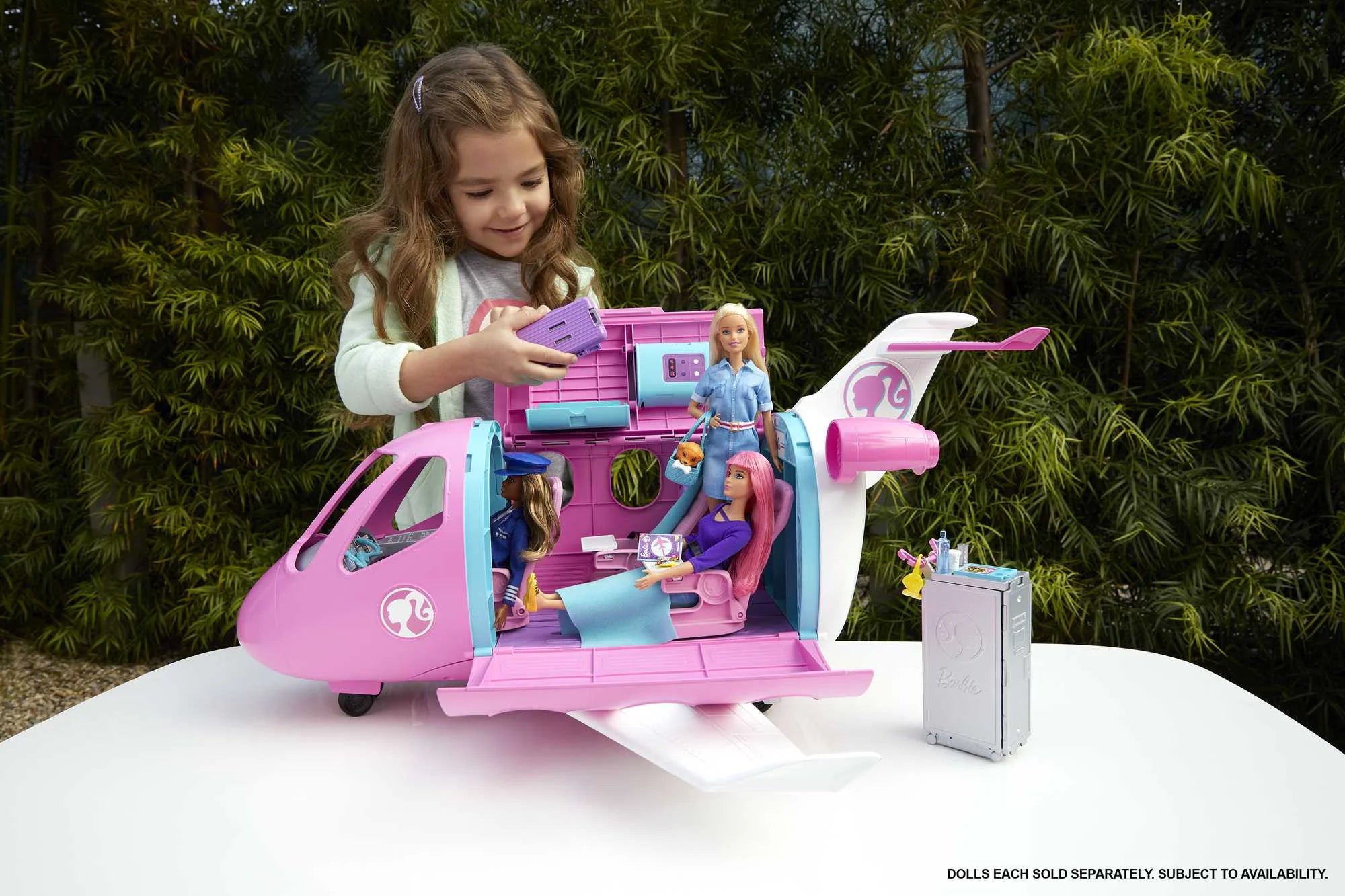 Coffret de jeu Barbie Dreamplane avec chiot et chariot à goûter, plus de 15 accessoires