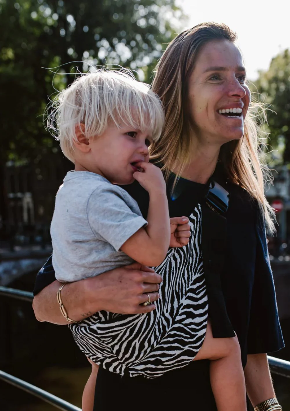 Premium-Babytrage aus Jacquard-Zebra-Stoff (Modelljahr 2025)