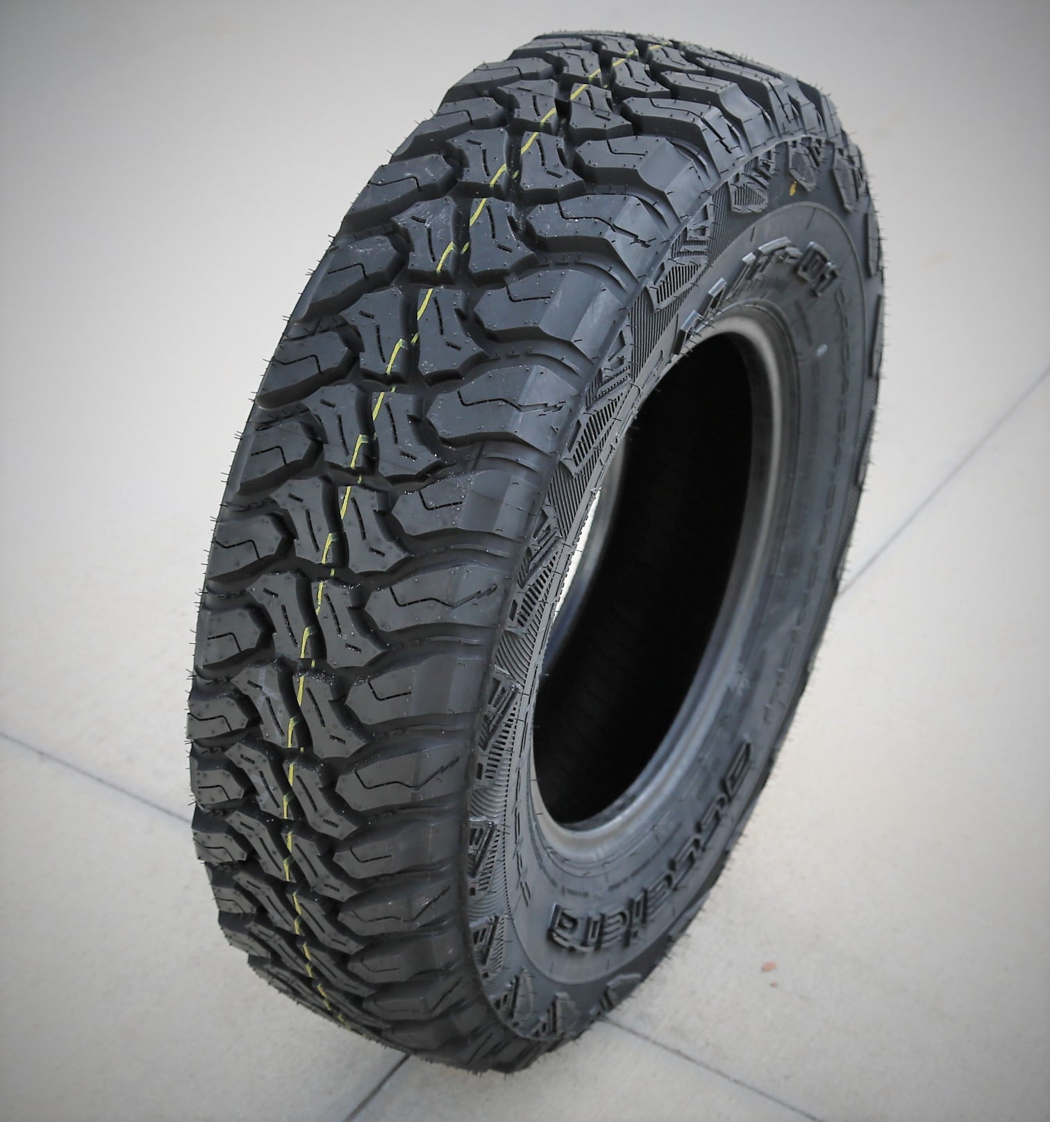 Ensemble de 4 pneus Accelera M/T-01 LT 235/75R15, indice de charge C (6 plis), pour terrains boueux et tout-terrain (2025)