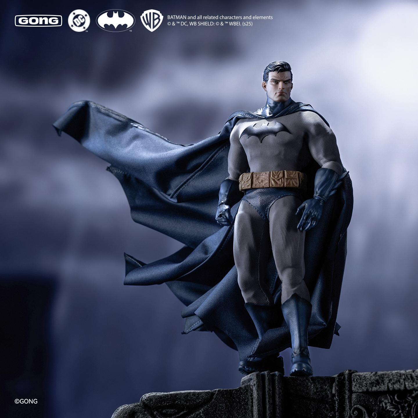 (In Stock)POPMART 1/8 GONG-013 Batman Hush Series - Batman Costume 17.5cm Tall Action Figure