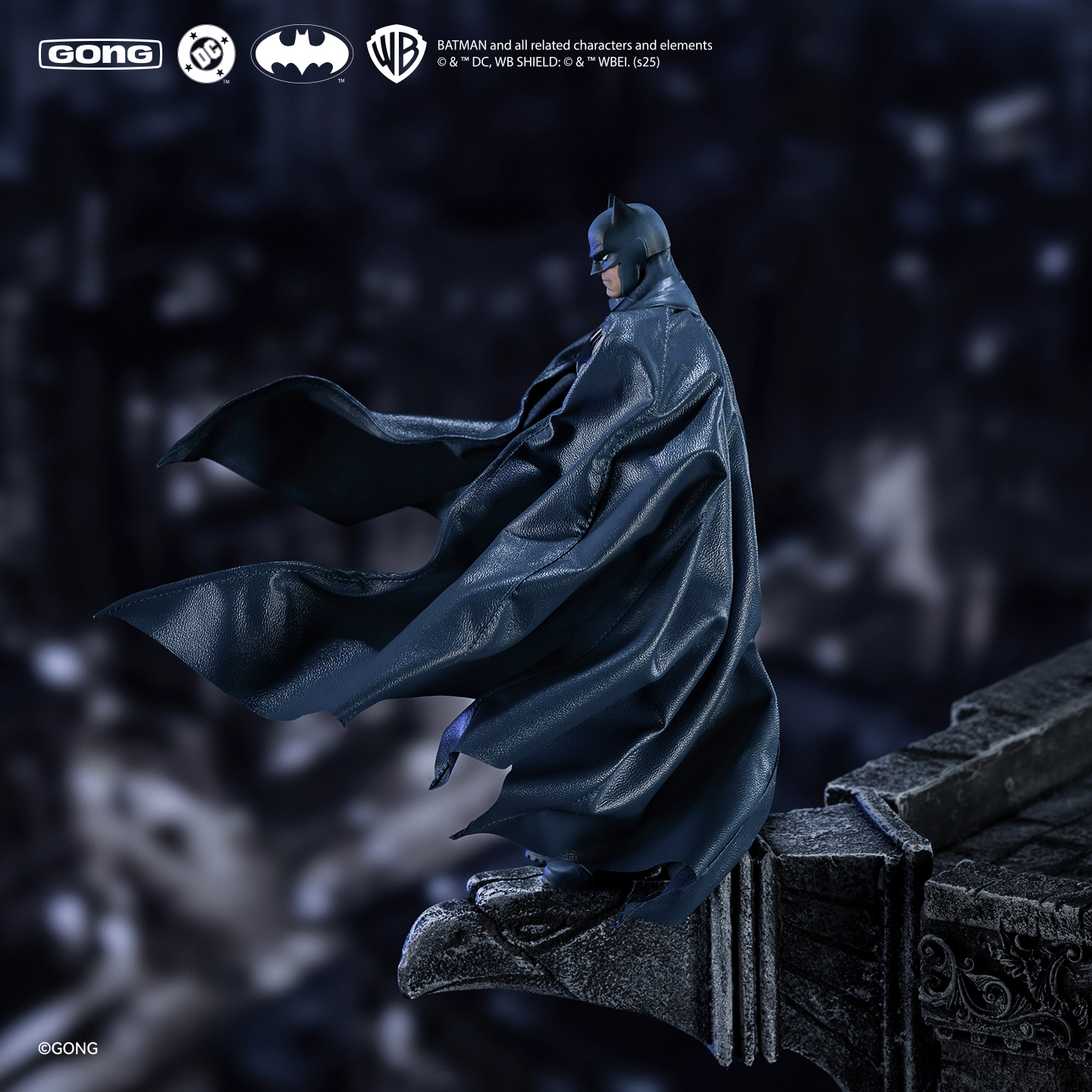 (In Stock)POPMART 1/8 GONG-013 Batman Hush Series - Batman Costume 17.5cm Tall Action Figure