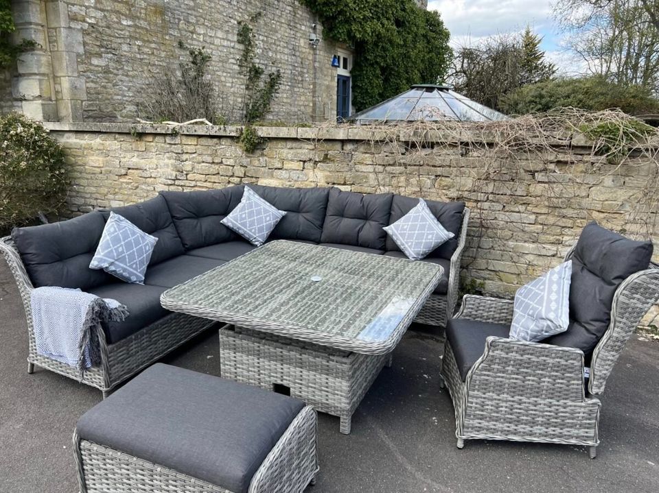 Rattan Garden Furniture premium Large corner sofa set.