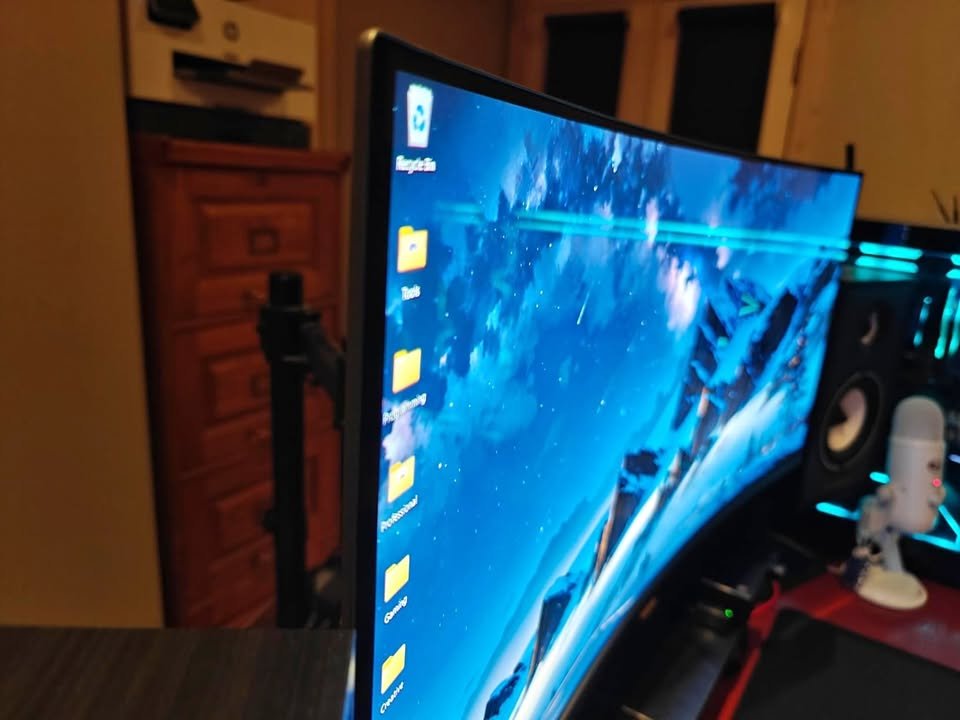 MSI MAG341CQP QD-OLED, 34 Curved OLED Gaming Monitor