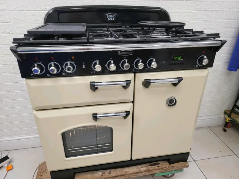 Rangemaster Classic Deluxe Dual Fuel Range Cooker in Cream 100cm