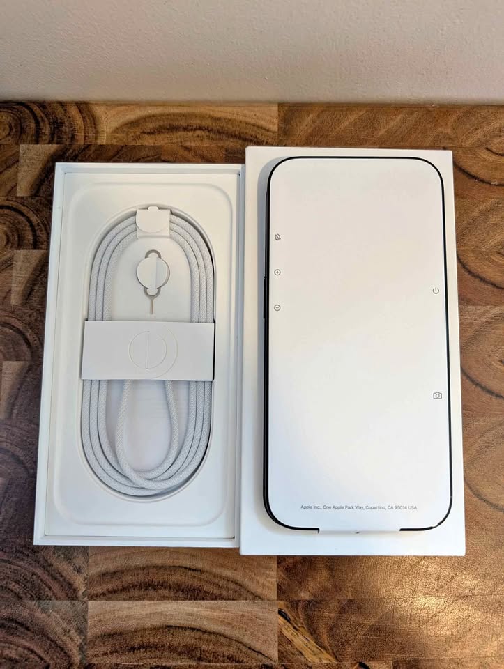 iPhone 16    256g