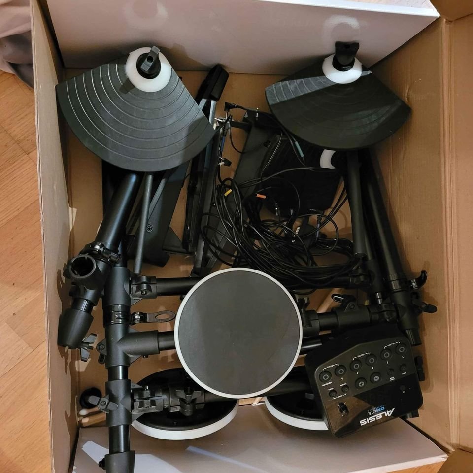 Alesis Command 8-piece electronic drum kit