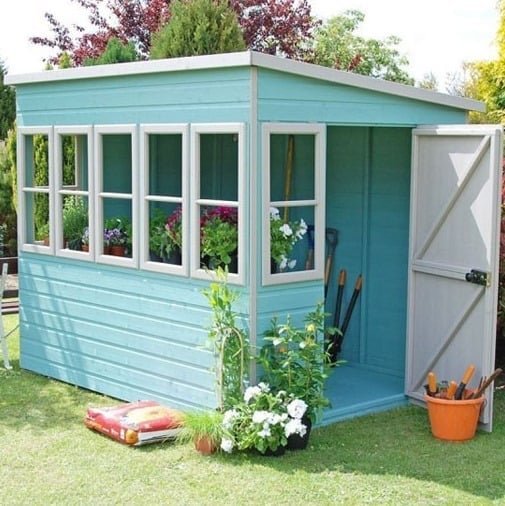 Wooden garden house measuring 3 x 3 m, open to the sun